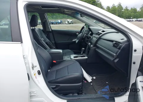 2014 Toyota Camry Se z USA, uszkodzony, nr VIN 4T1BF1FK3EU379075